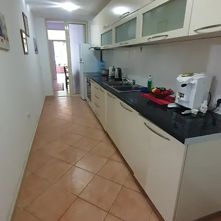 L&g House Avlonya